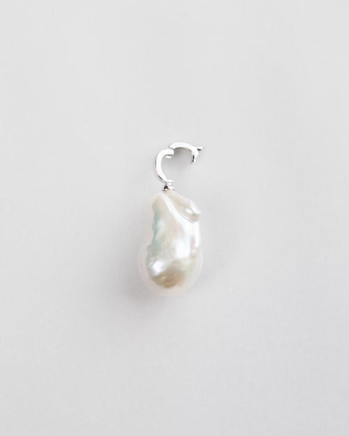 Lumiel | Baroque Pearl Pendant in Cream