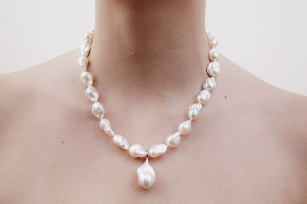 Lumiel | Baroque Pearl Pendant in Cream