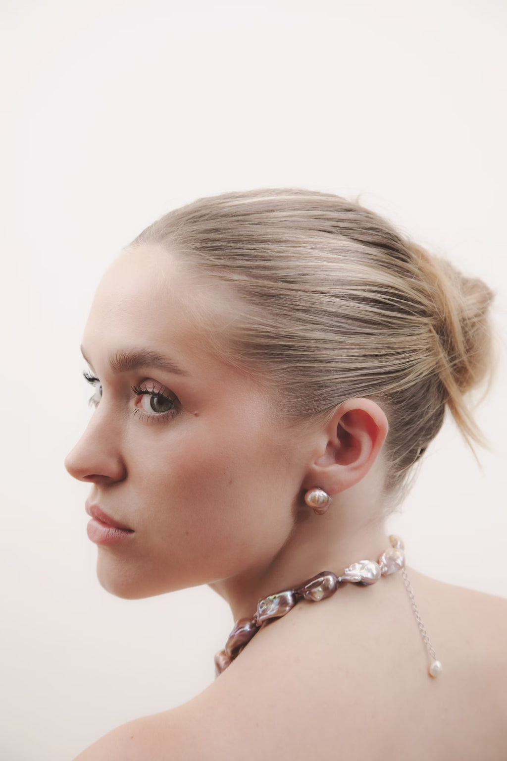 Ondine | Grand Baroque Pearl Necklace in Plum Blush