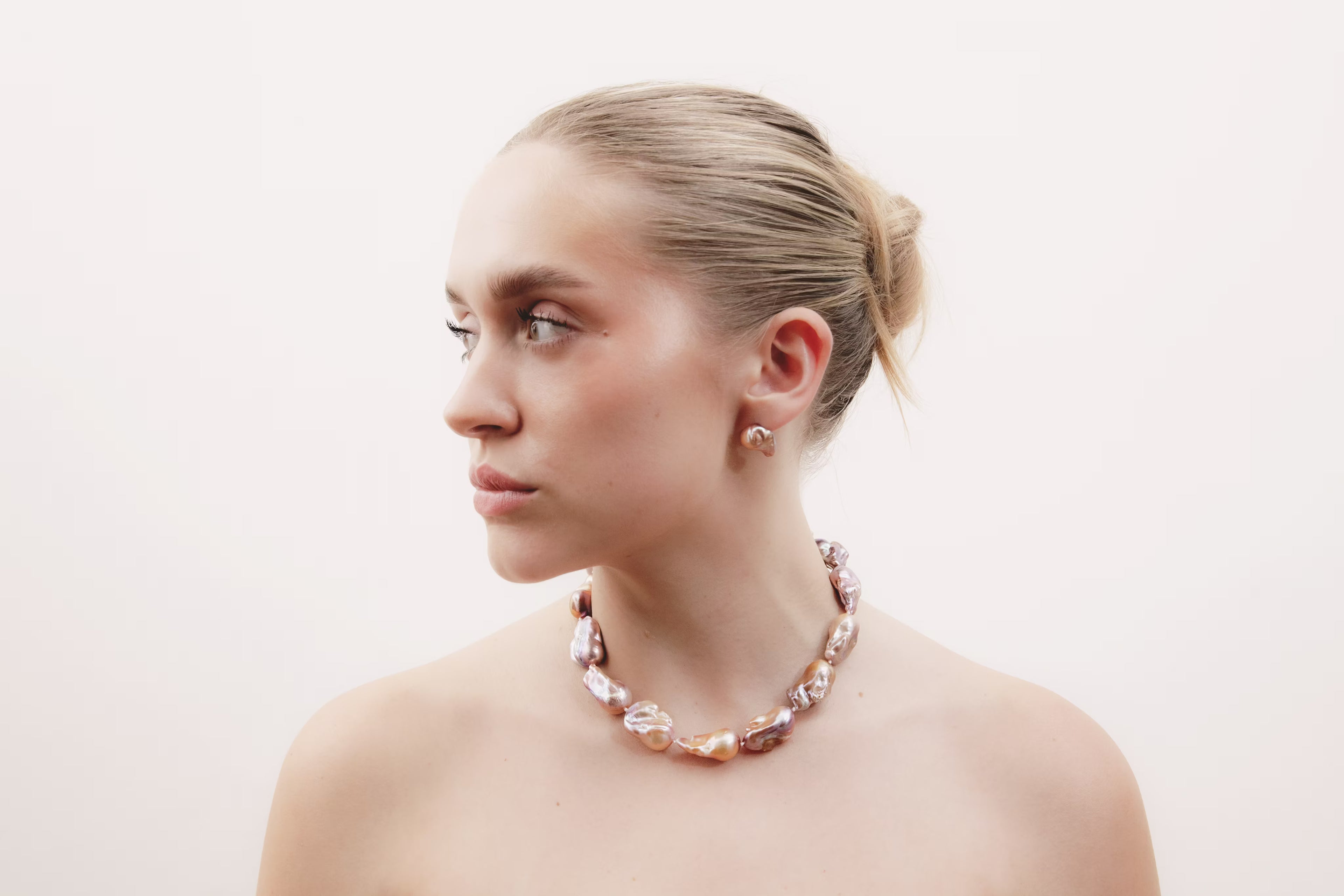Ondine | Grand Baroque Pearl Necklace in Plum Blush